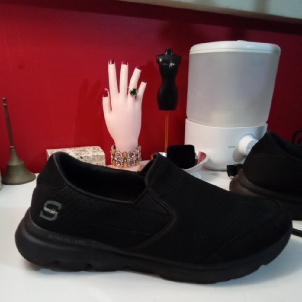 Skechers Black Slip-On Loafers with Breathable Design - Picture 5 of 9